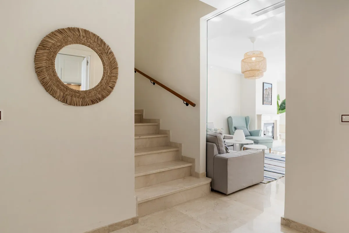 b2eae8c4-8516-4e51-a8be-4779fb0c8b63