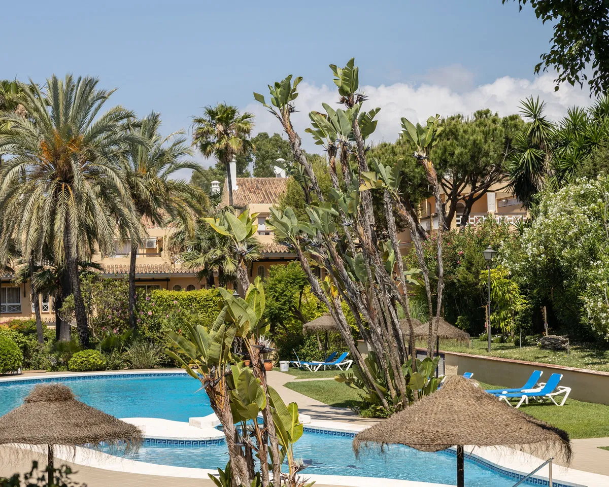 e5b76140-fd92-4e37-96b5-2faf7fb1c1d0