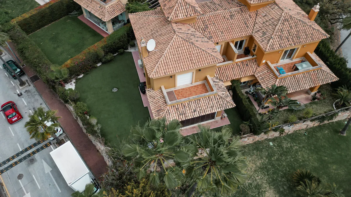 130eb68b-c5c6-4cea-a165-e4c4d42818cd