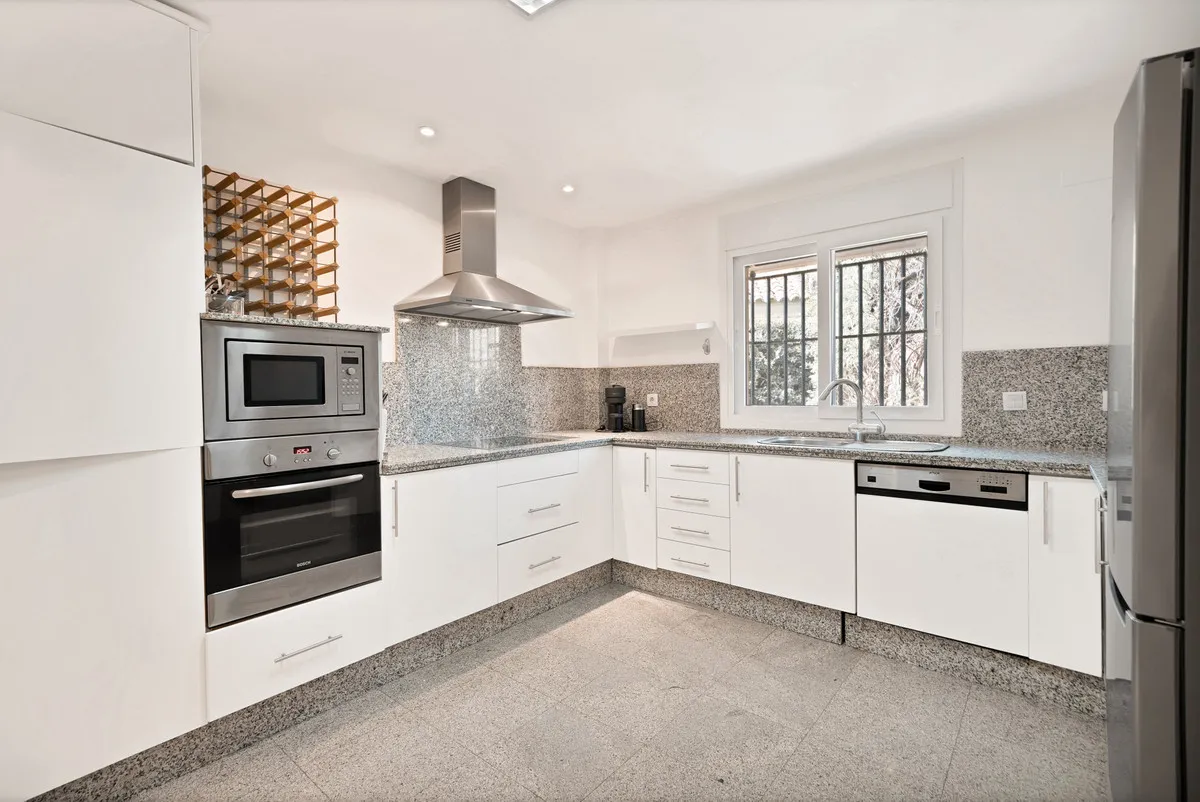 6ea01f79-62e9-4346-b694-5aacd218ff53