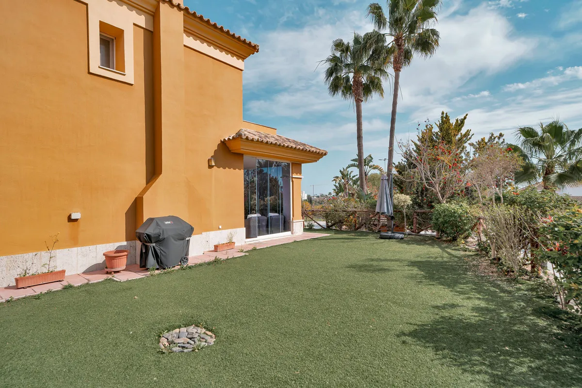 9779ddba-3586-403f-a481-e64e8c2538bf