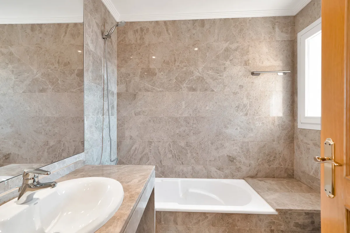 a783cc52-9906-47d9-9998-9ac837a62df1