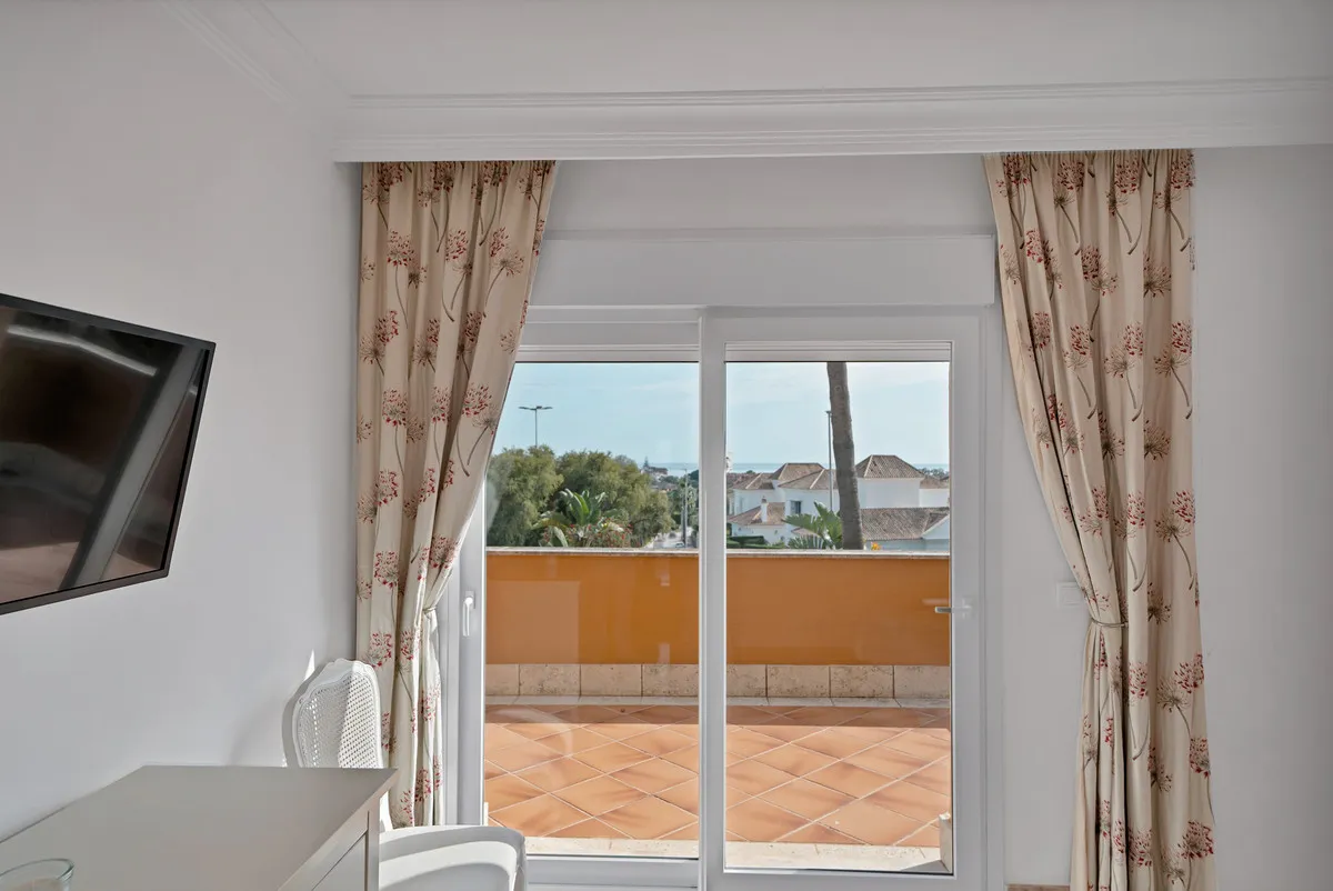 ab3a78d6-1857-404e-8dd3-bca46b3c0844