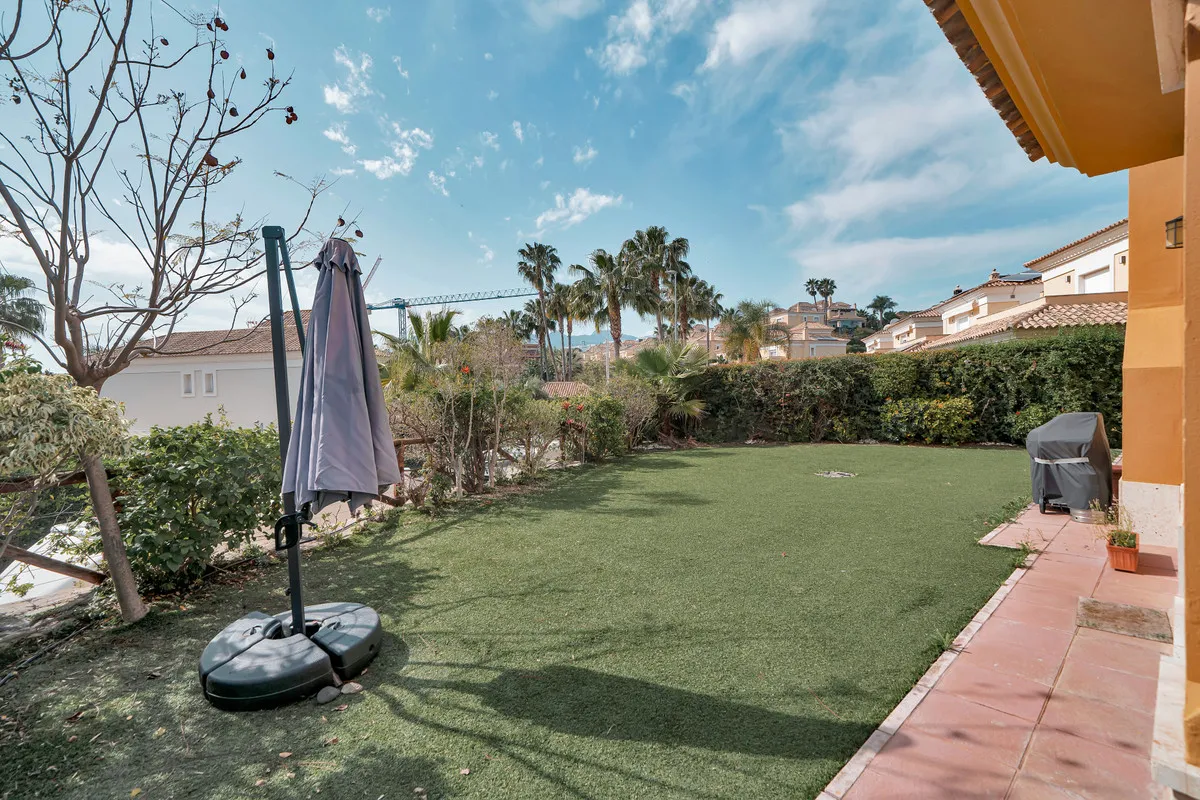 bcfeed79-ee48-43fc-a284-25e377bab820