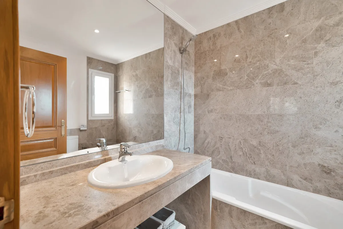 c80cac01-f2c2-4b37-a42e-91ecbe551829