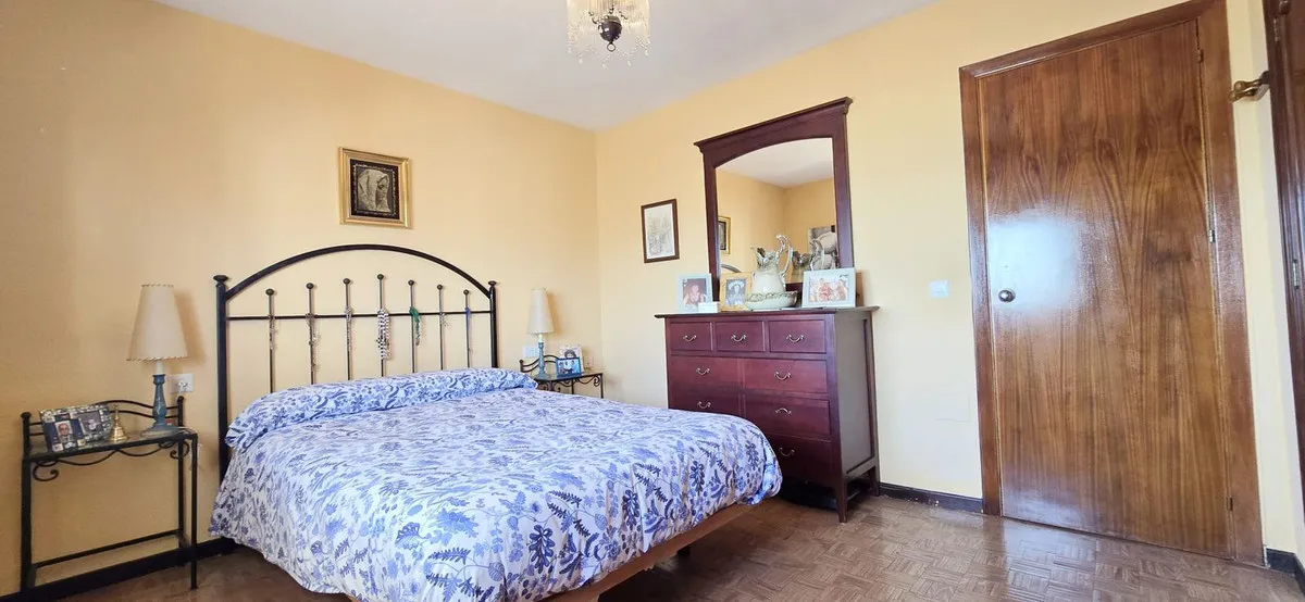 87309634-f2e9-4e55-bc05-226c85407339