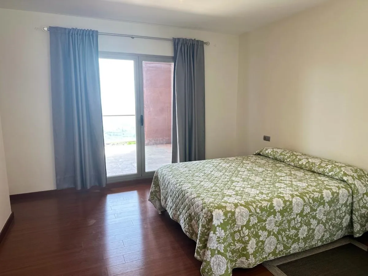 88b829c6-000a-4ff0-a0e3-7ff9d93ce3d3