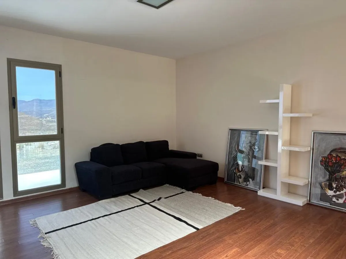 b8d5f695-c27f-4379-8bab-55e70a150569