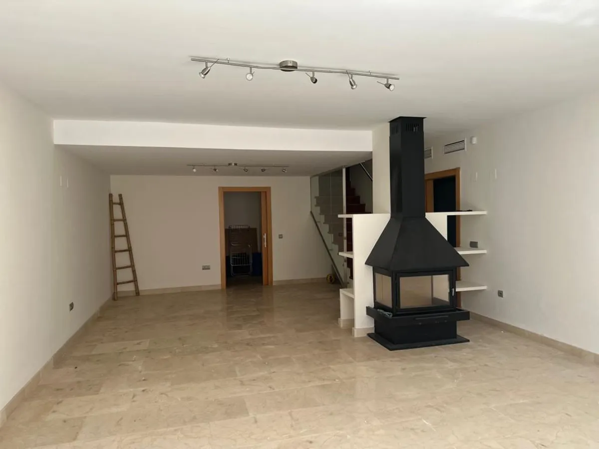 d7458559-b43a-4b69-a2fe-6bc7146f0085