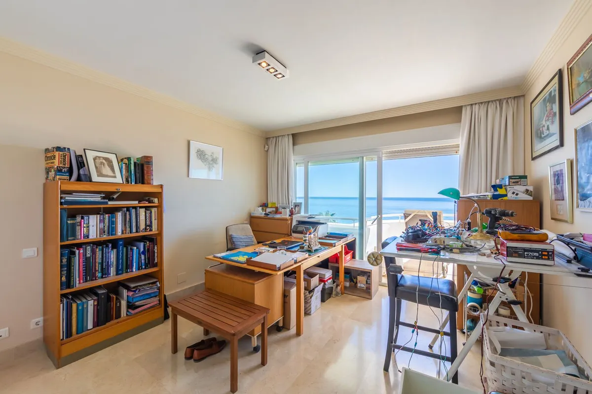 16b785ca-c547-41ea-a952-d702dca47a1d