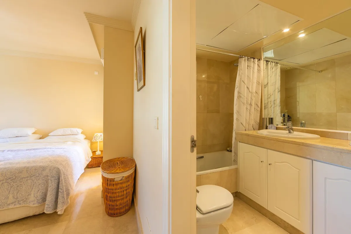 28e3a385-2fb7-48d1-845d-34a290e64b25