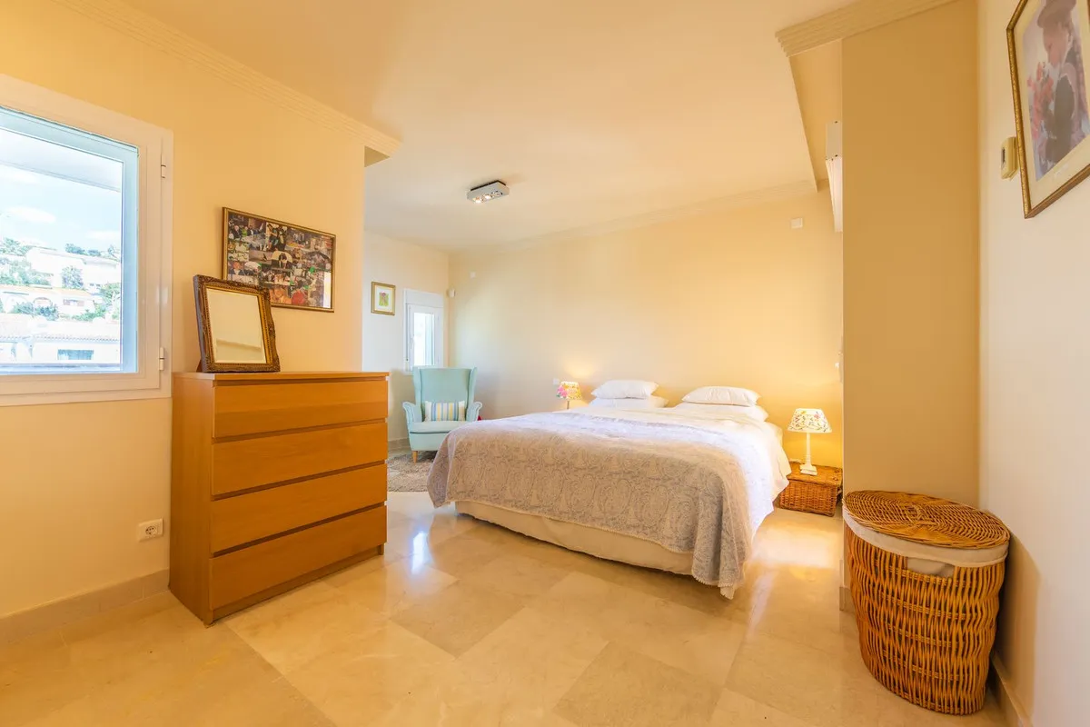 72686e0d-4d8e-4e5c-9036-98fdfe1ee428