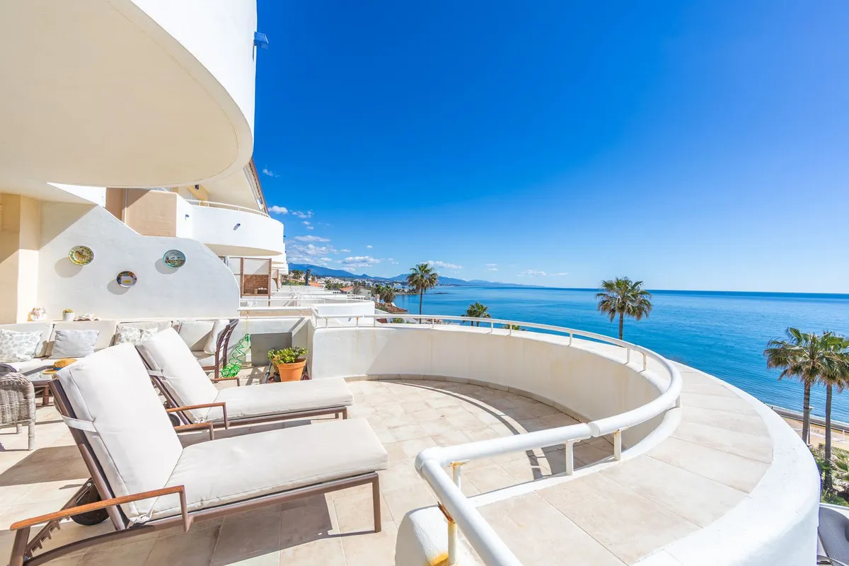 b8e241f2-a971-43a2-bd60-3f5edb44e0bc