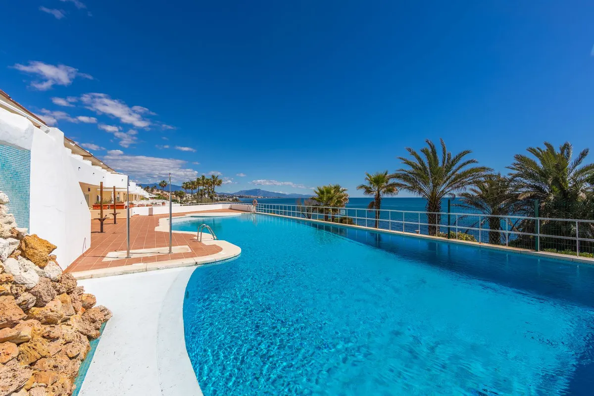 ffa323b3-4152-4218-838b-404fe9bc6444