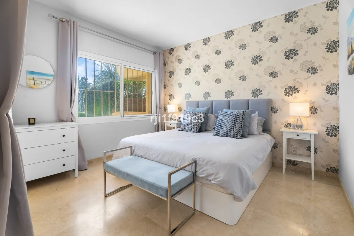 82765642-864e-4e63-b5ba-ab6d56d9a165