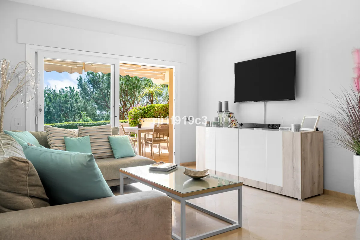 faccb33f-e793-41f1-93b8-892d74880177