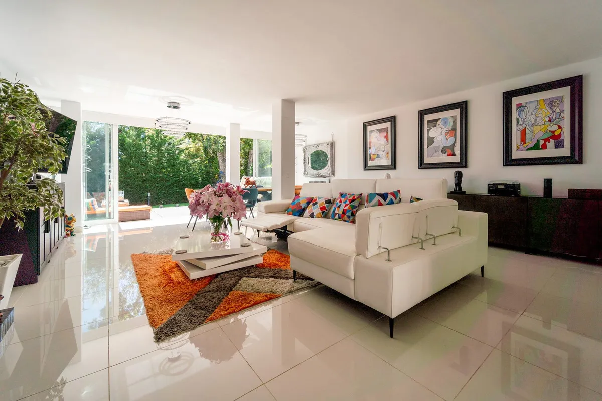 e8f20bb2-3983-4ad6-ac29-1697168e5636