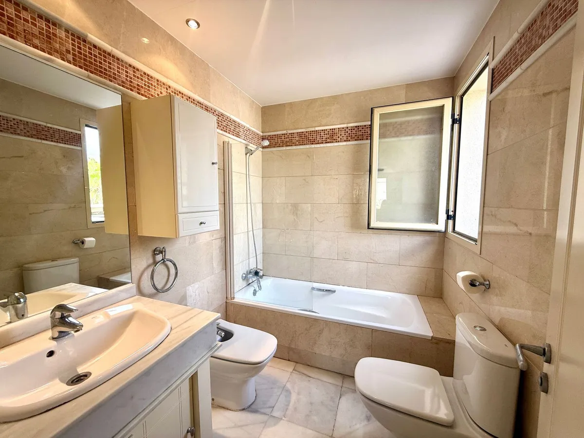 2b38dcdf-4fad-4625-8ef5-c8affa1236c5