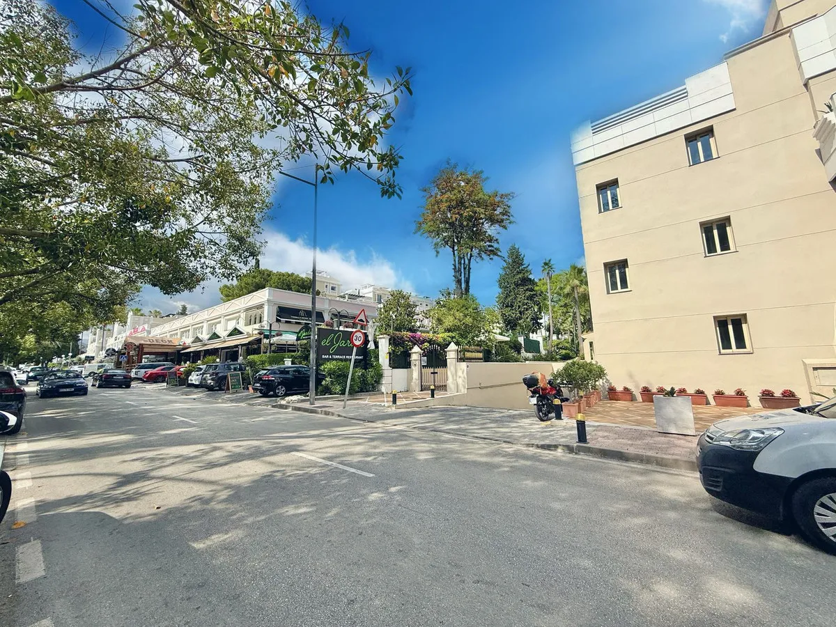 c1cdf2f6-6e21-4903-ae4c-ca5cdf65835f