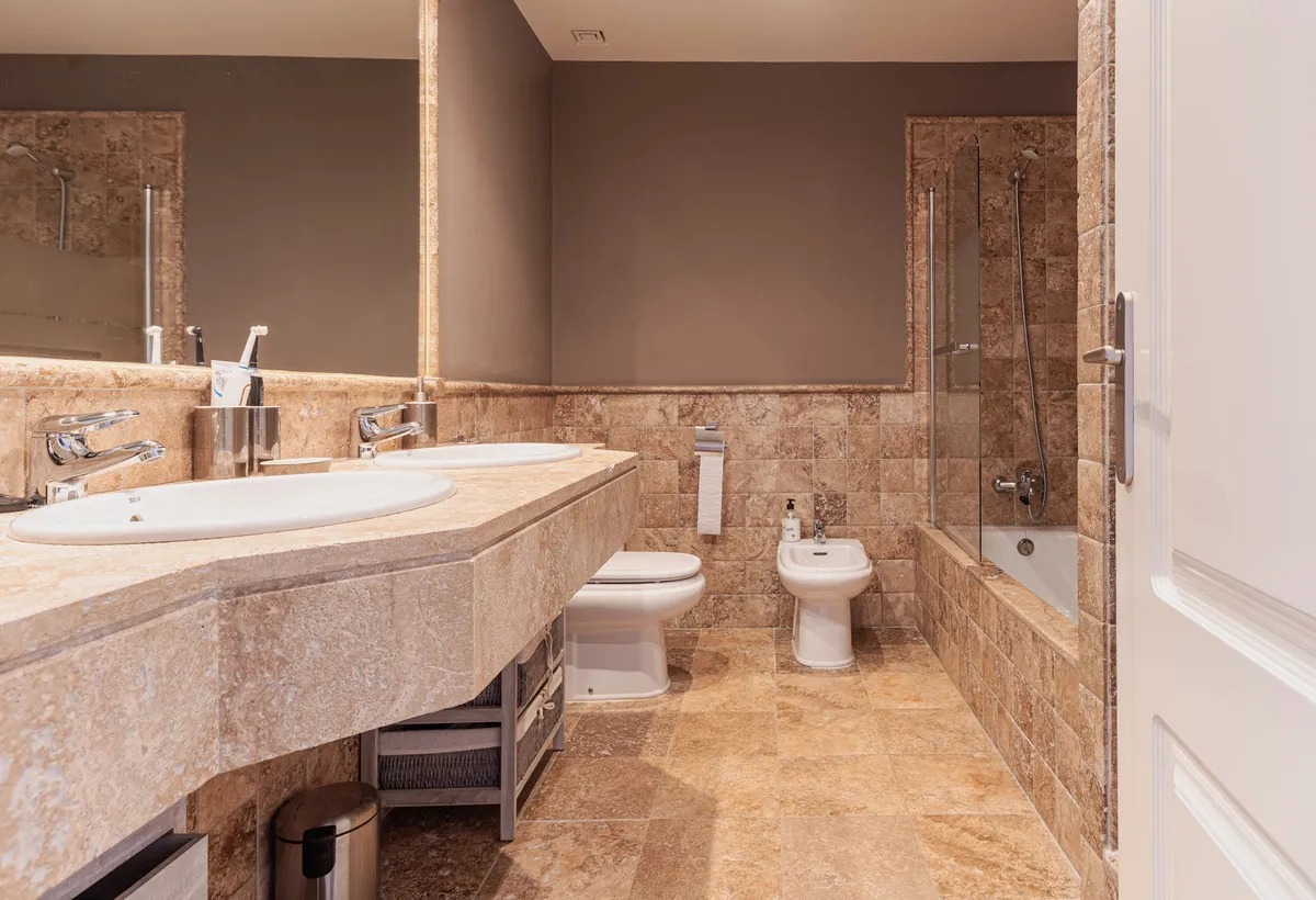 1759b344-a620-4b34-b563-1bea10062b40