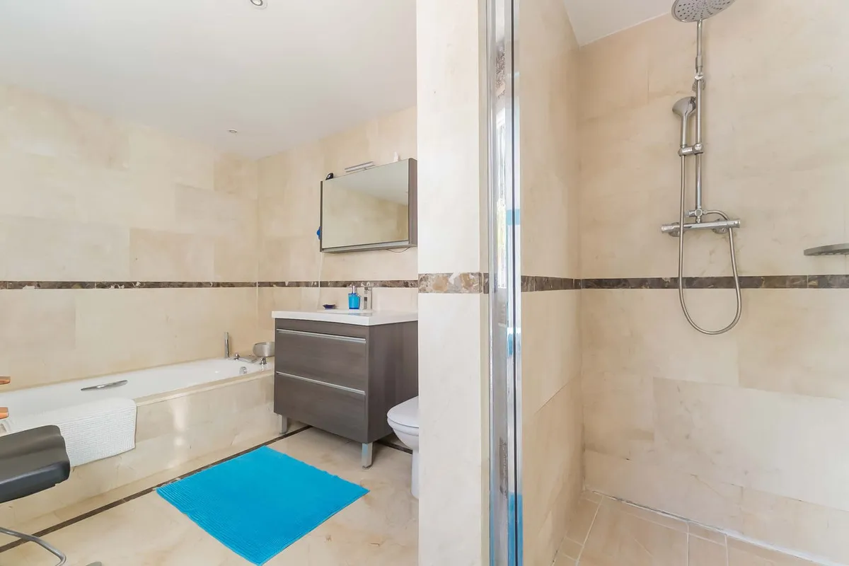 a5e90b11-83bb-418c-999a-dccfa5eb6081