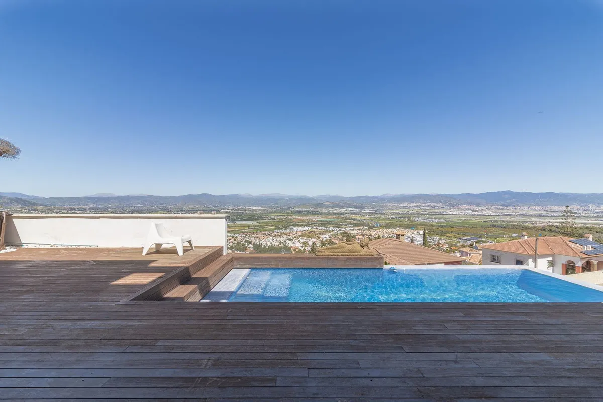 64a51555-84f0-4abd-9f48-a8f9afd149ca