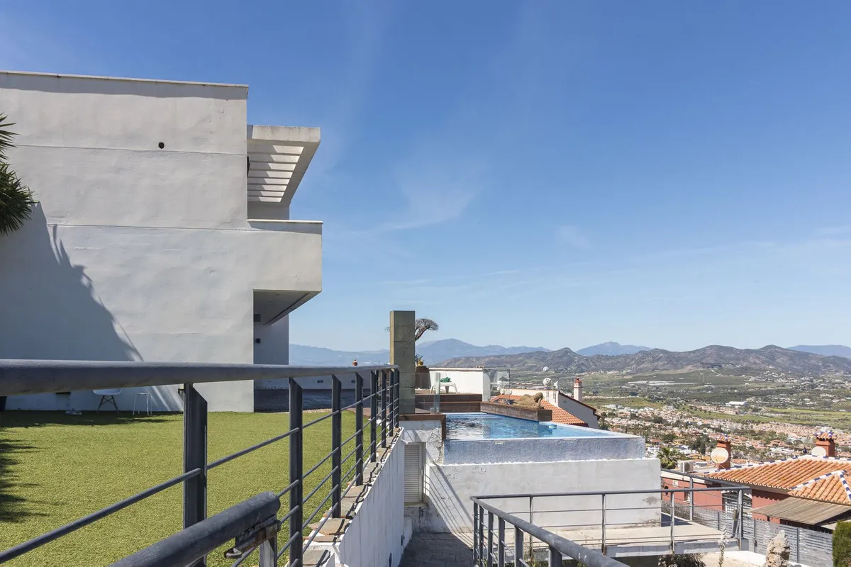 8b2a8b05-89e6-4788-aa5f-2aeaf2b68a20