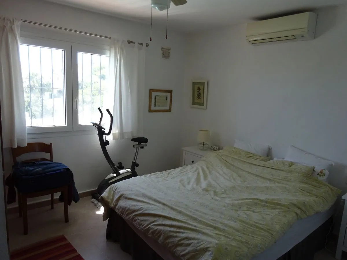 03a3235e-048e-4ce9-8b0c-6df8203c7137