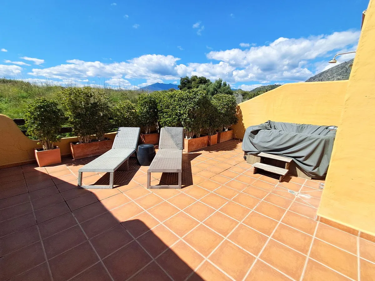 8a6b0e72-6e82-43ad-8dfd-03bd9ce04d30