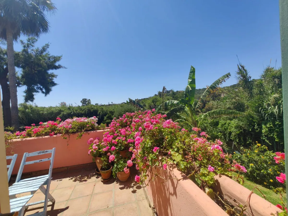 f855dbde-6c38-4f8d-a68d-704a782557c2