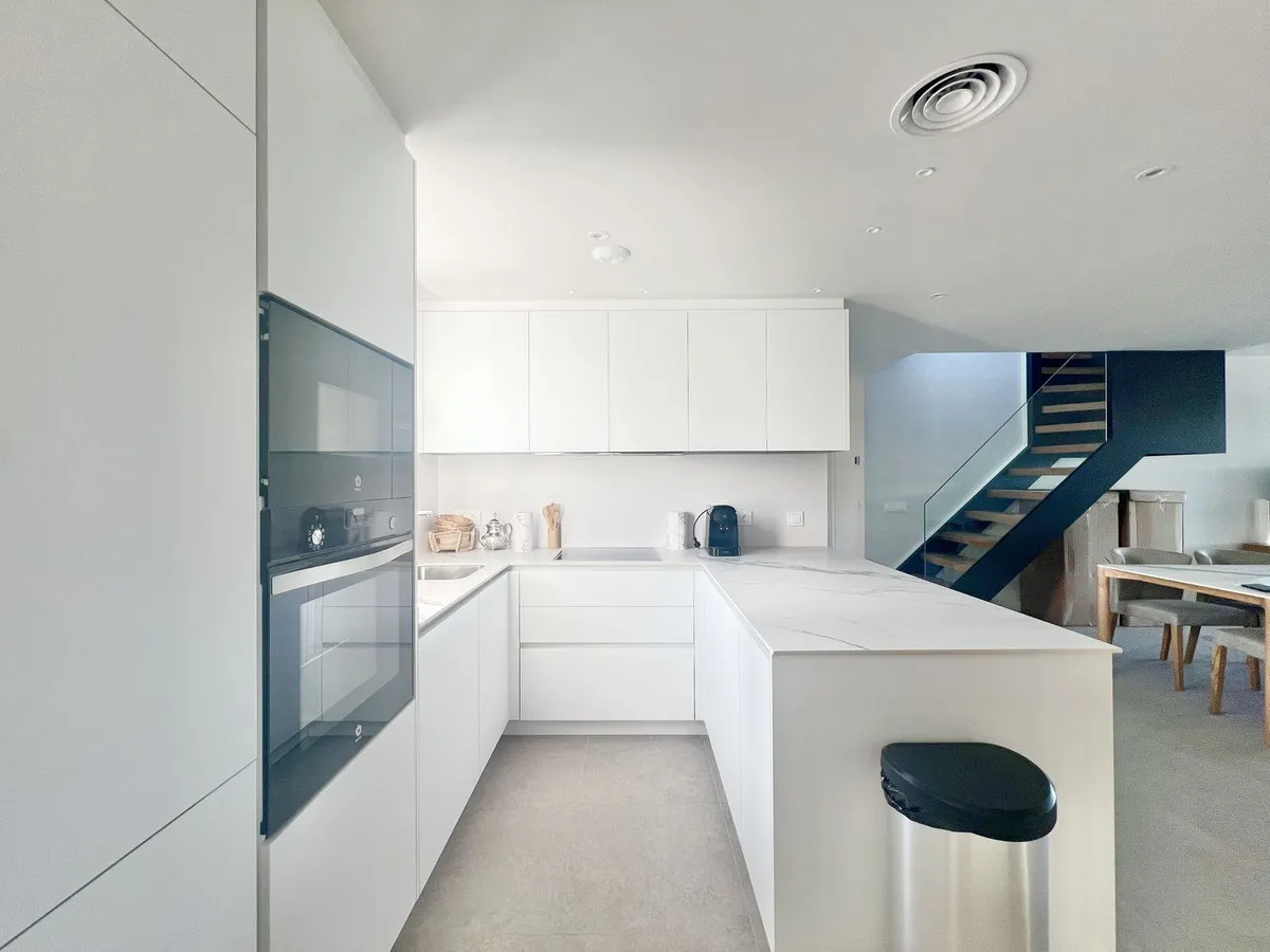 0c078546-405c-462e-b36e-9e1e228c6b63