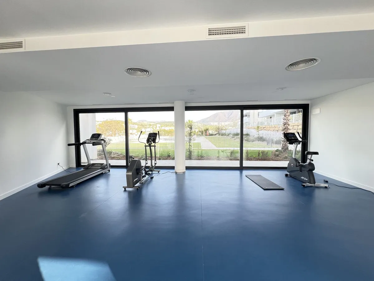 aace9827-db62-439d-8706-81914357ba6c