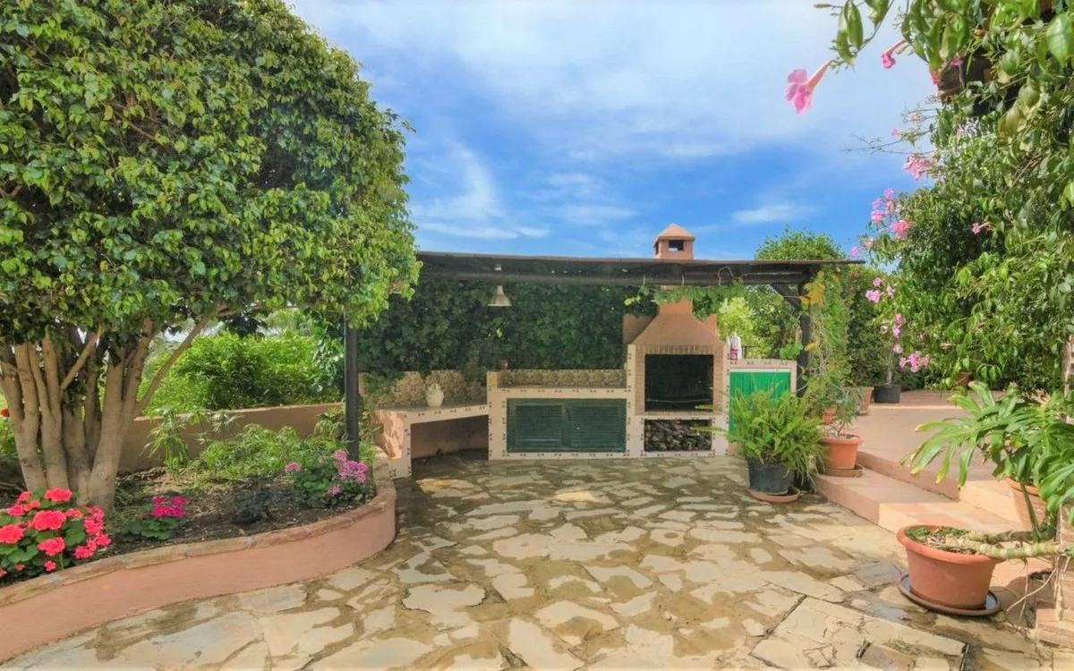 6c8c6349-e7a9-4ca5-92d1-ba84112c62d0