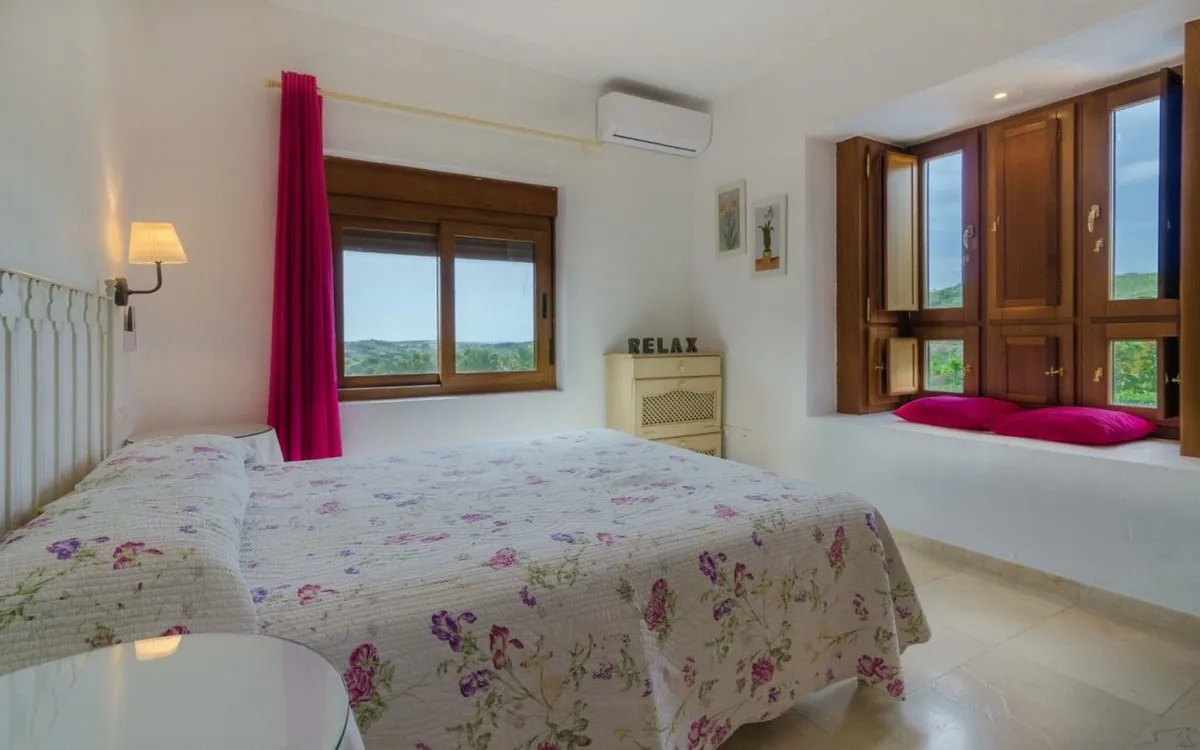 812128b3-3760-47e0-bb2b-0b58f92f1d1c