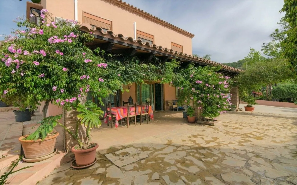 e44d6396-0ff8-4599-a8b4-df1dca6bcf02