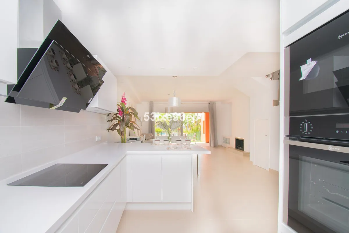 7b3f492e-203e-46f6-80ac-e2dde1570f8d