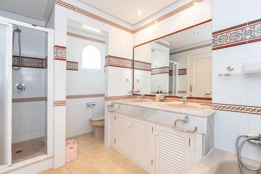 6004318a-9dd6-4eb0-ab64-391c40bd0aa4