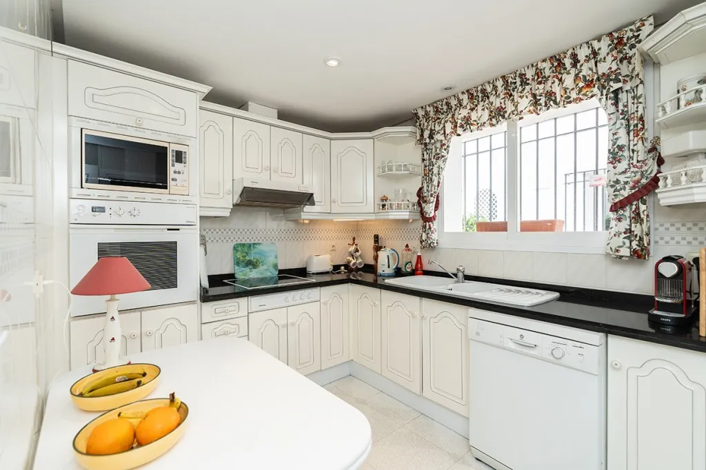 7c7668e3-358b-4fca-b4fe-5bd9635fa53d