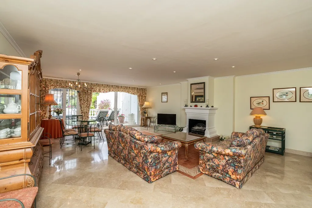 ee597097-8f20-48af-9cb4-831a7171c071