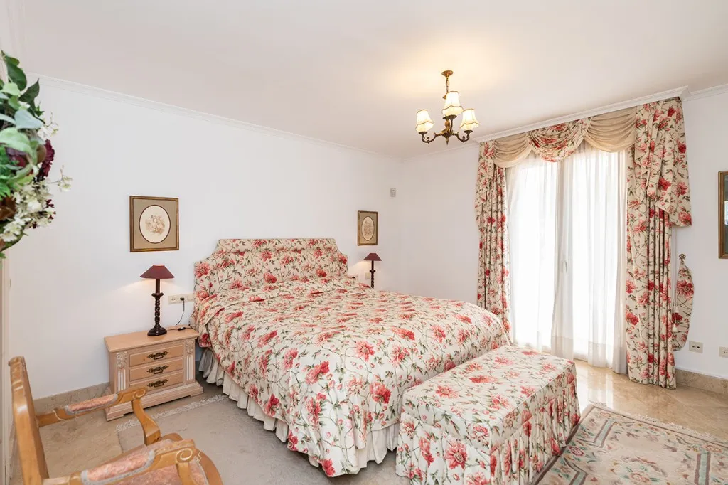 f9cd7158-5d67-4de2-8d24-490fc84f7fc2