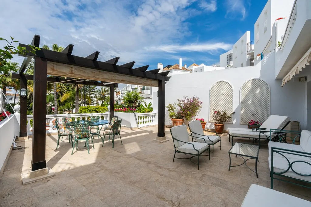 fe9a6f42-04dd-4570-9d49-1d3a544892cb