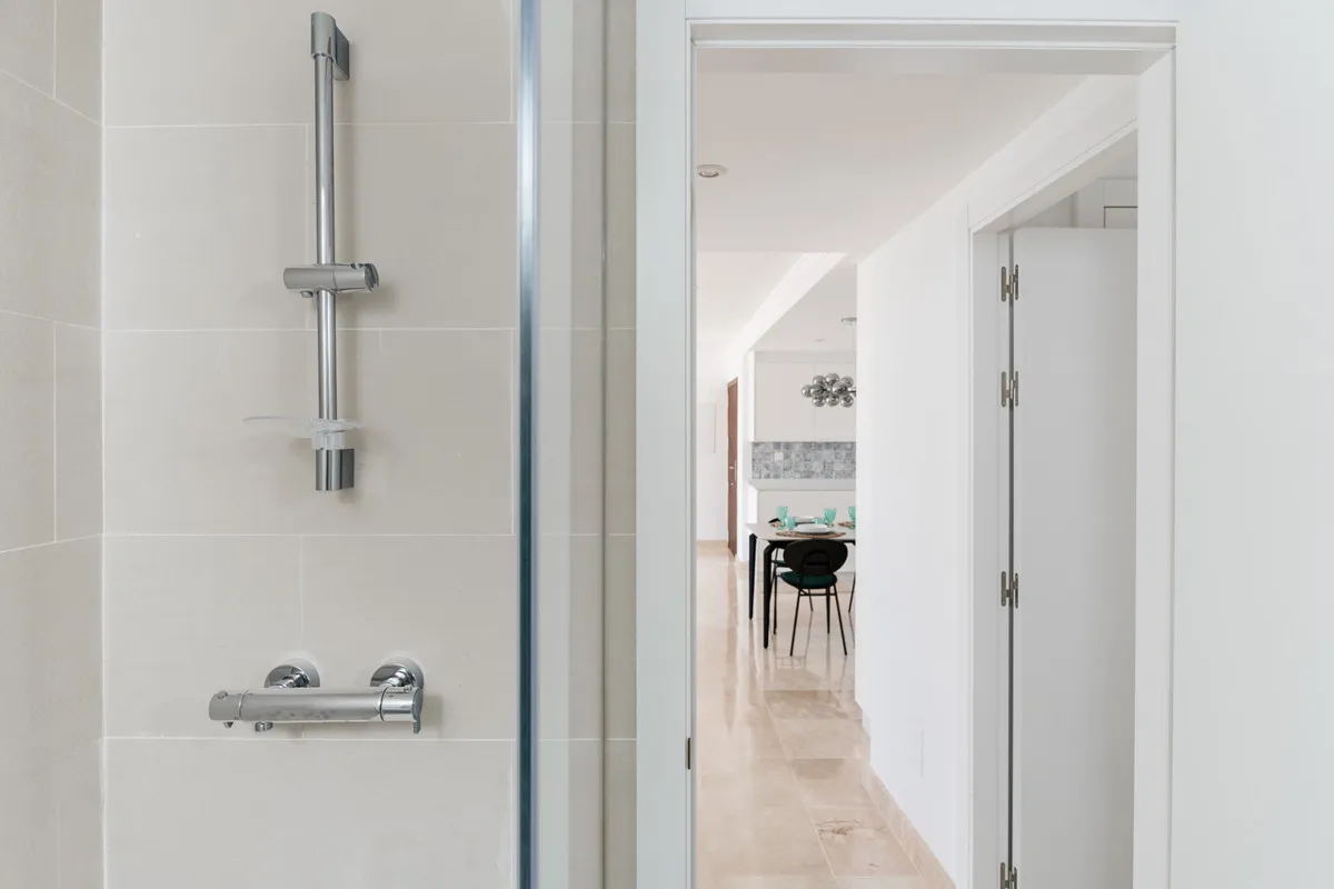 b0256194-e4e0-4e71-9199-3ecf07a9a4fc