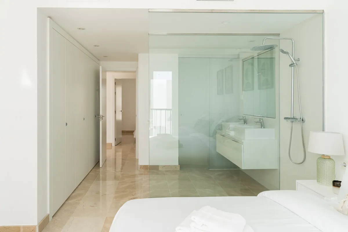 d9fb893b-4b9c-4fa5-8da5-a4b87a1c085c