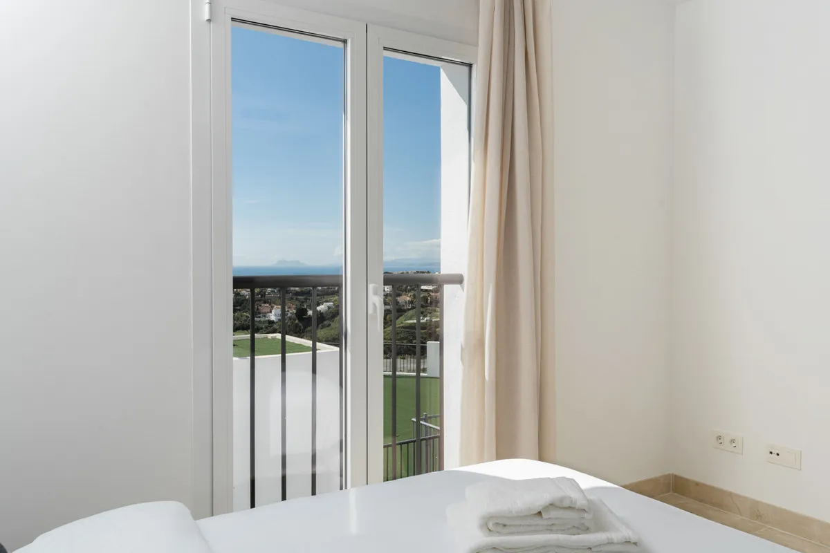 f4170065-a81f-4c35-8696-bf3f64a4a2c1