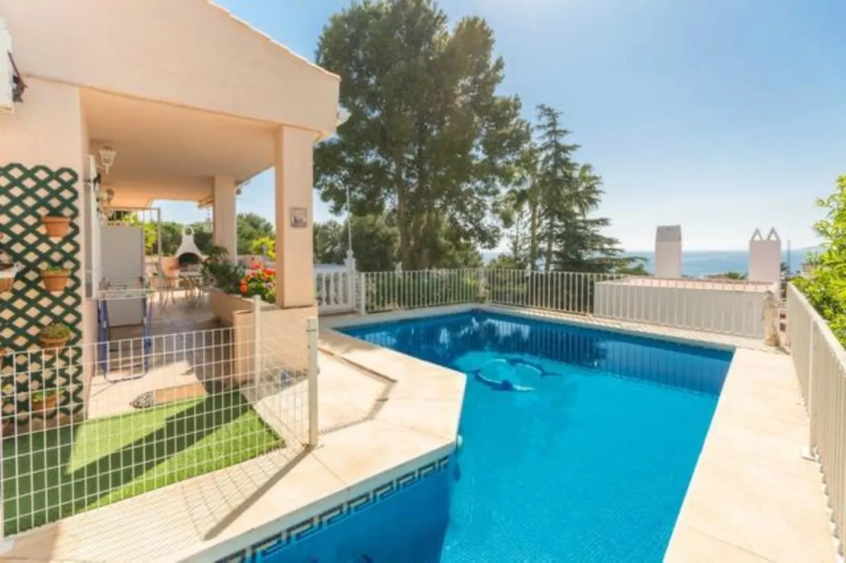 09984774-b7f9-44d0-9c8e-6b7d76586c19