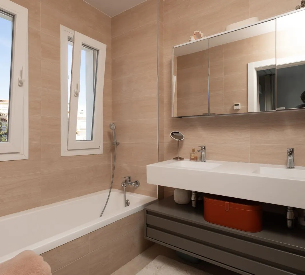 90dc1ba2-0c7a-4052-8ae2-0e8368f0a45a