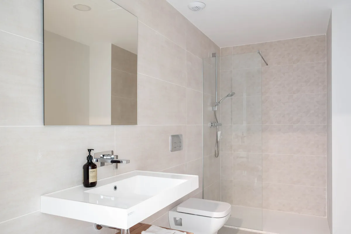 084d6723-0479-4b07-8ada-4302f2fa7c50