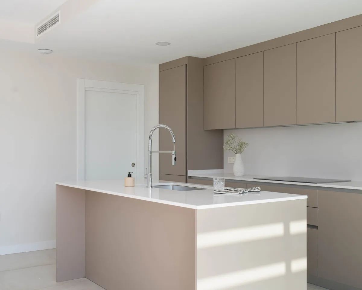 8dda4b33-f724-46f9-8d3f-83dc56ad458d