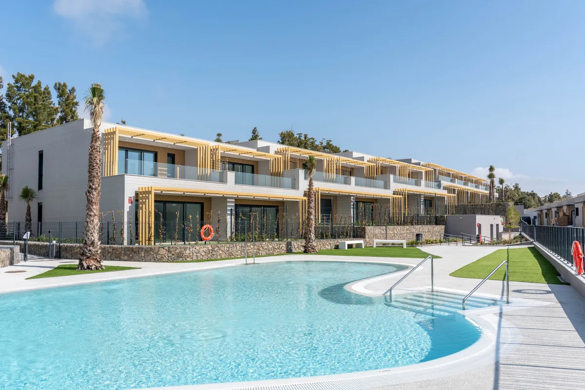 915d3ec3-7b7b-4157-ac0e-b8f8167e6d02