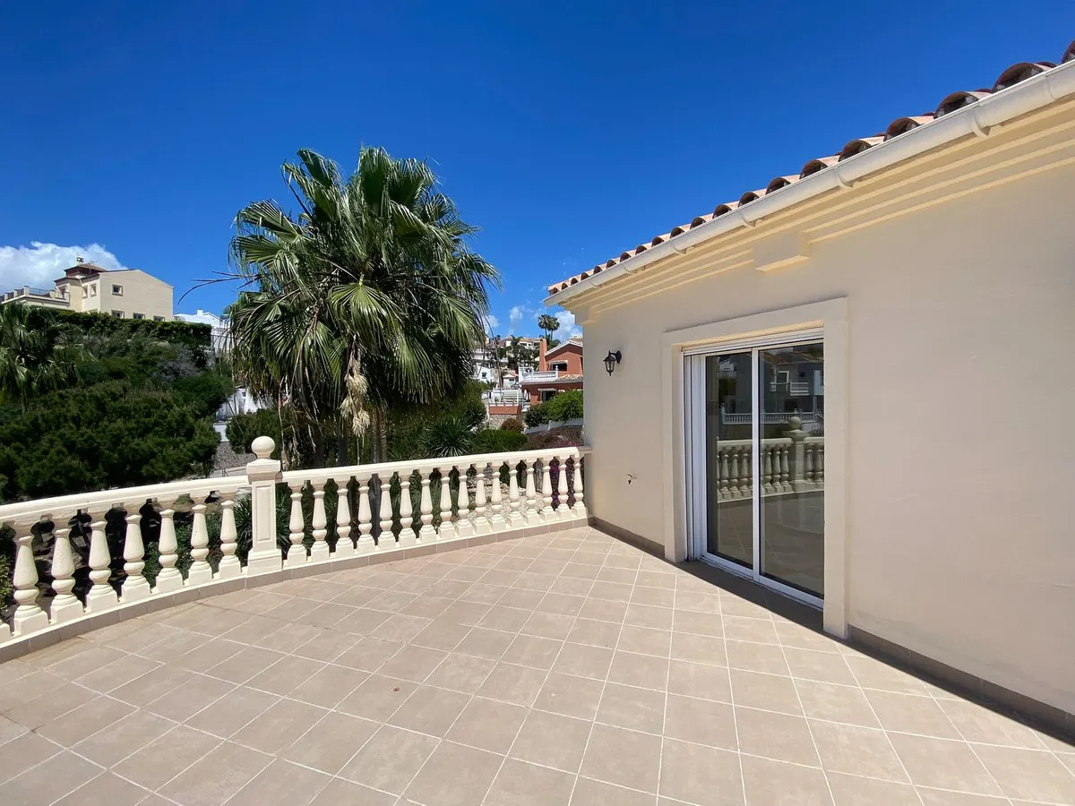 7eef12e7-c8b2-4ea3-ae77-a3cdfe46c451